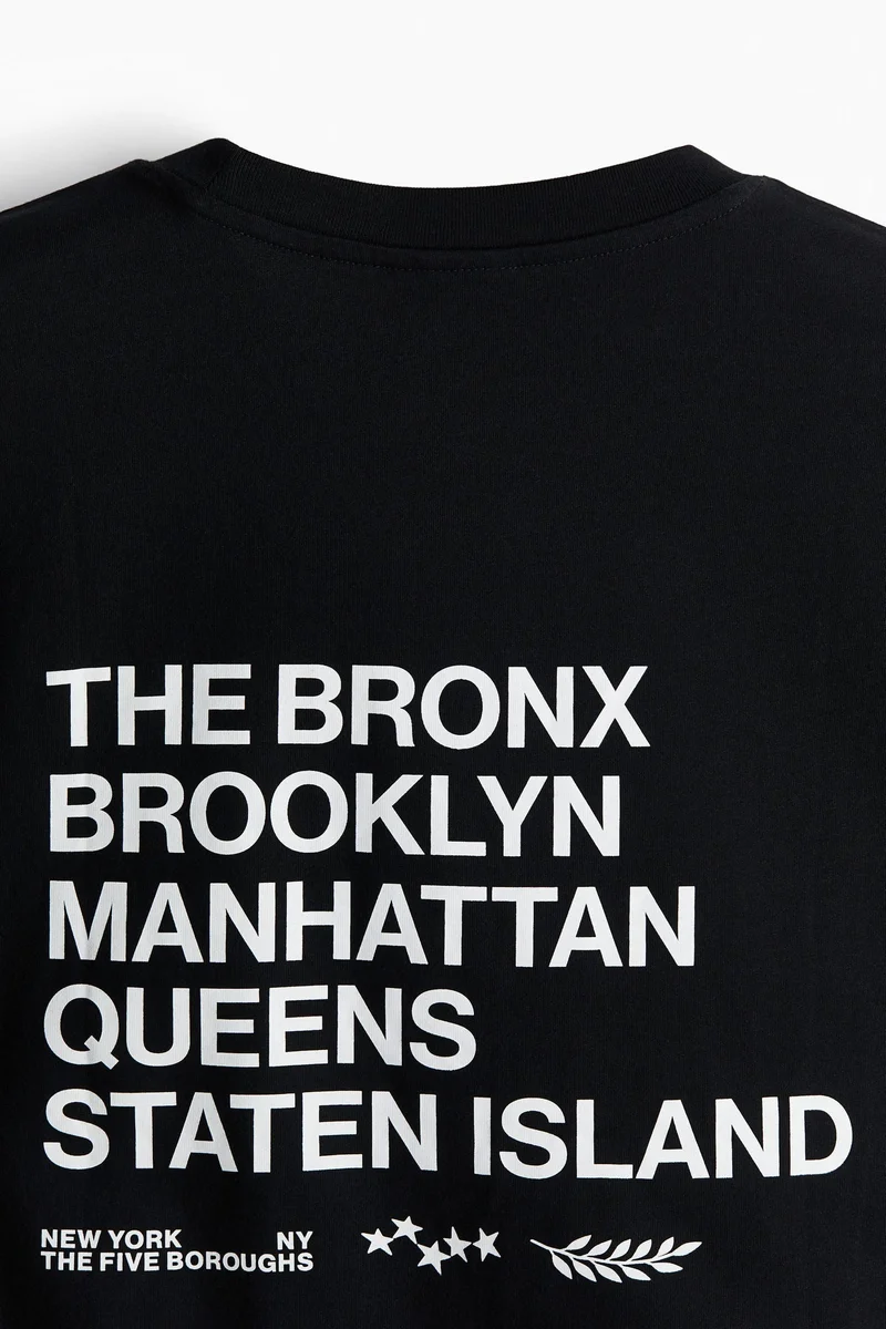 اتش اند ام تيشيرت مطبوع بقصة واسعة